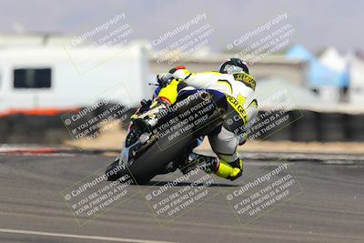 media/Oct-08-2022-SoCal Trackdays (Sat) [[1fc3beec89]]/Turn 16 (125pm)/